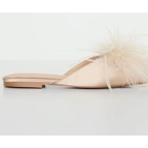 Women's feathered slide sandals from the brand Good American size 4 beige